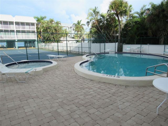 901 GULF DRIVE S 2, Bradenton Beach, FL 34217