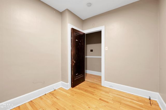 815 Beaconsfield Road 2N, Grosse Pointe Park, MI 48230