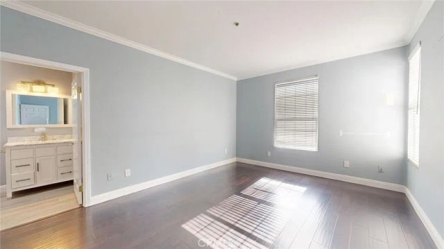 12407 Moorpark 301, Studio City, CA 91604