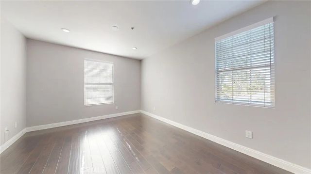 12407 Moorpark 301, Studio City, CA 91604