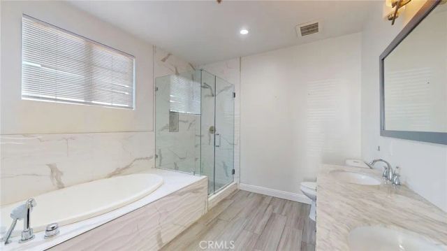 12407 Moorpark 301, Studio City, CA 91604