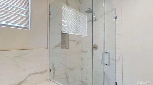 12407 Moorpark 301, Studio City, CA 91604