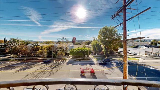 12407 Moorpark 301, Studio City, CA 91604