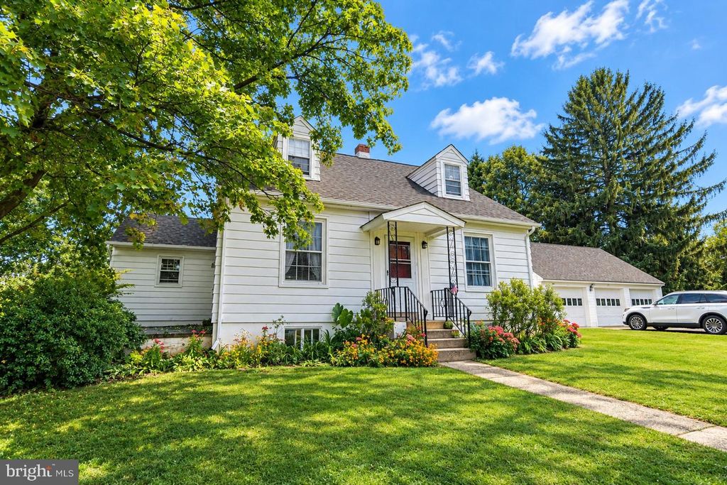 5553 SWAMP RD, FOUNTAINVILLE, PA 18923 — exterior