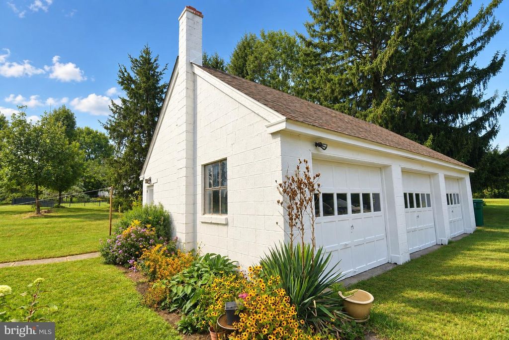 5553 SWAMP RD, FOUNTAINVILLE, PA 18923 — photo 2
