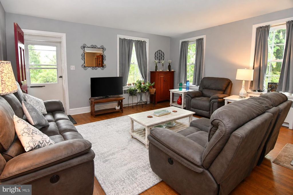 5553 SWAMP RD, FOUNTAINVILLE, PA 18923 — photo 3