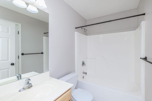 5306 SILVER MILL DR, Columbia, MO 65202