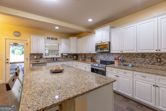 201 Rocky Bay Lane, Senoia, GA 30276