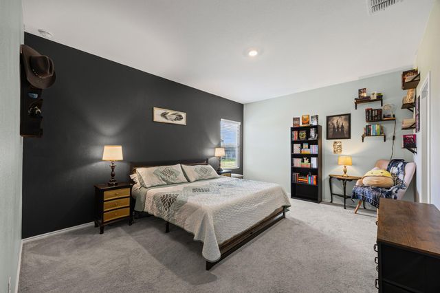 2402 Sunray CT, Lockhart, TX 78644