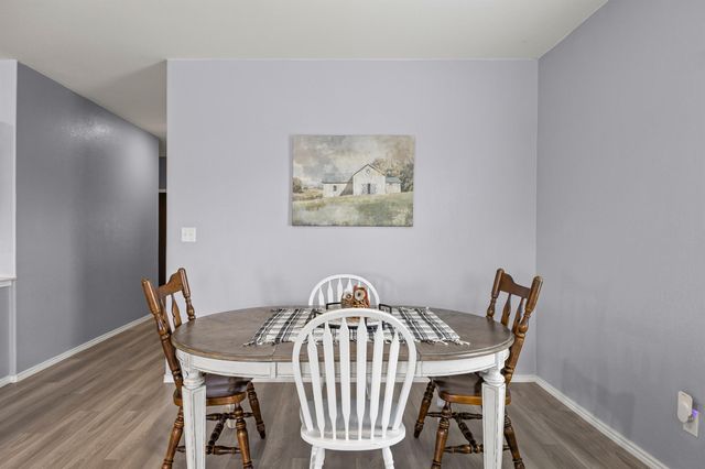 2402 Sunray CT, Lockhart, TX 78644