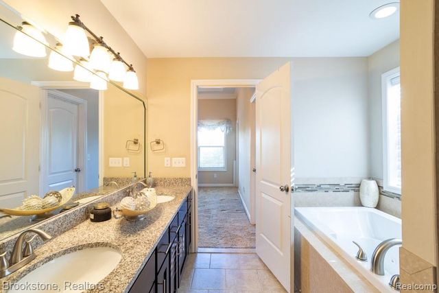 13809 Grandeur Avenue, Utica, MI 48315