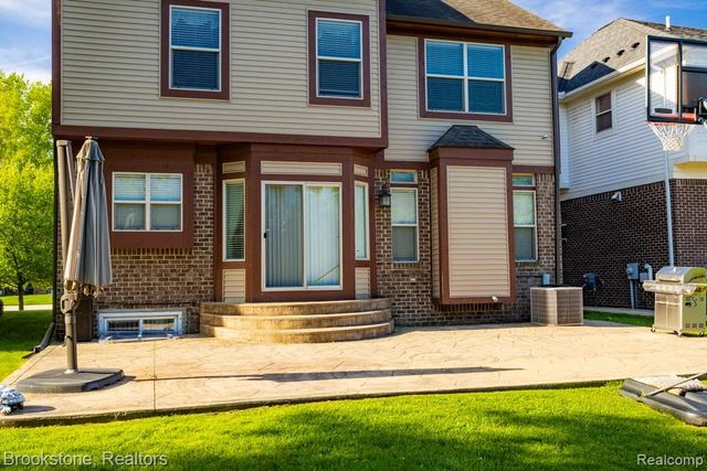 13809 Grandeur Avenue, Utica, MI 48315