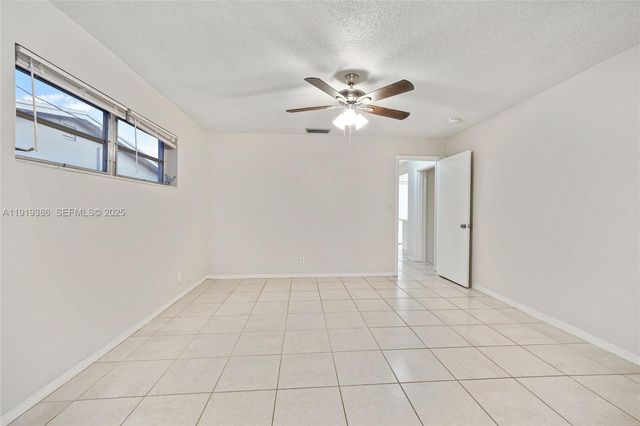 7315 Allen Dr, Hollywood, FL 33024