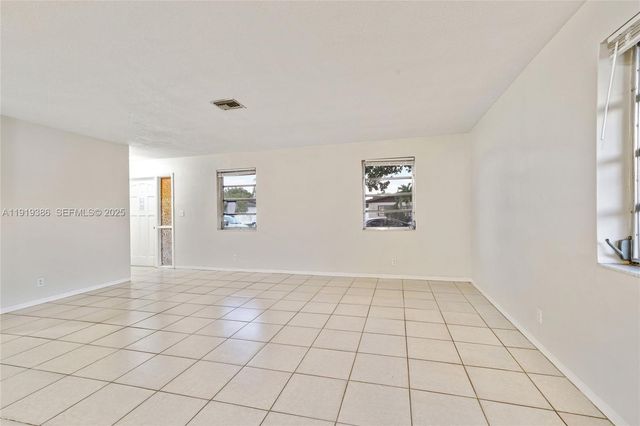 7315 Allen Dr, Hollywood, FL 33024