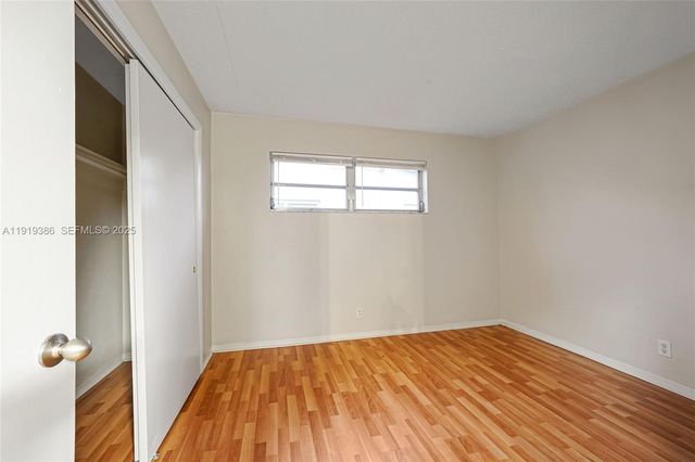 7315 Allen Dr, Hollywood, FL 33024