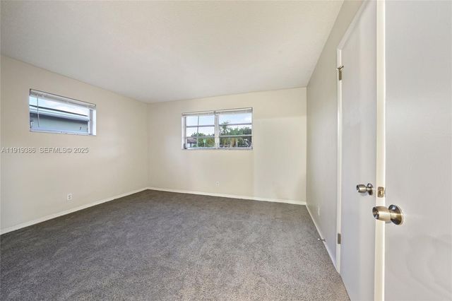 7315 Allen Dr, Hollywood, FL 33024