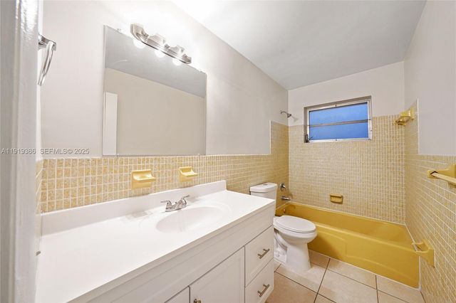 7315 Allen Dr, Hollywood, FL 33024