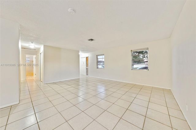 7315 Allen Dr, Hollywood, FL 33024