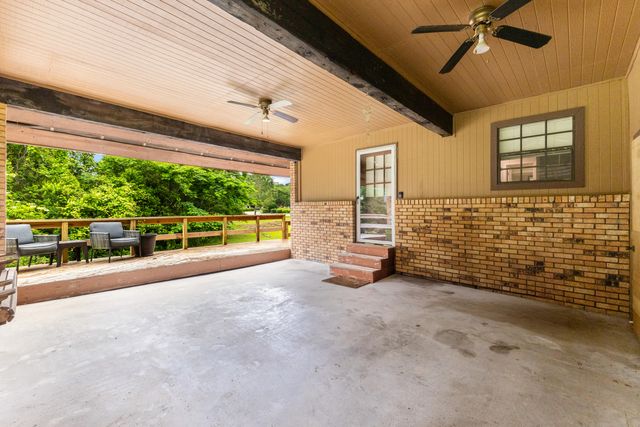 427 Corinth Rd., Petal, MS 39465