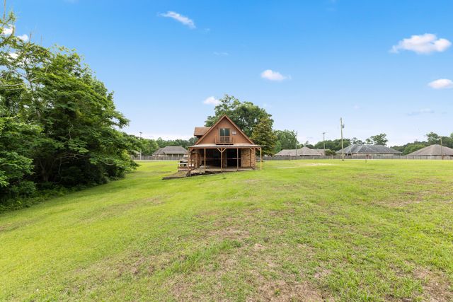 427 Corinth Rd., Petal, MS 39465