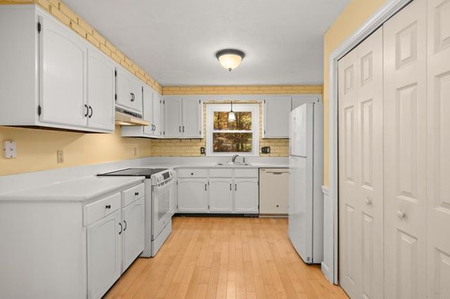 43 Walker Road, Atkinson, NH 03811