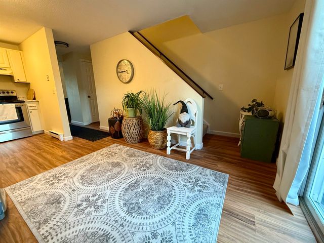 792 Court St Apt A, Keene, NH 03431