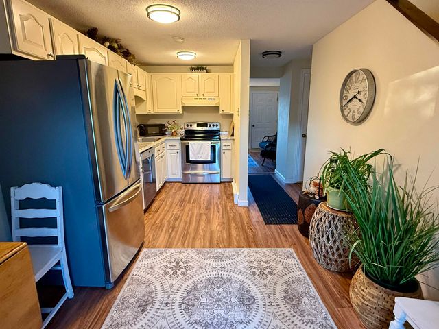 792 Court St Apt A, Keene, NH 03431