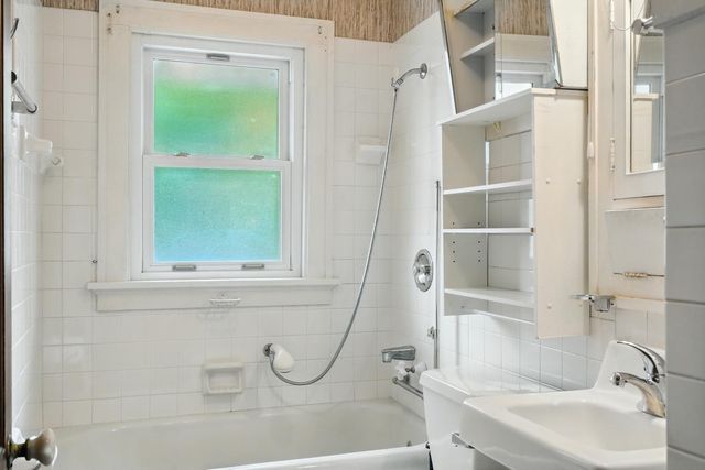 415 W 8th Street, Winona, MN 55987