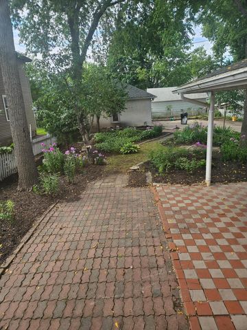 415 W 8th Street, Winona, MN 55987