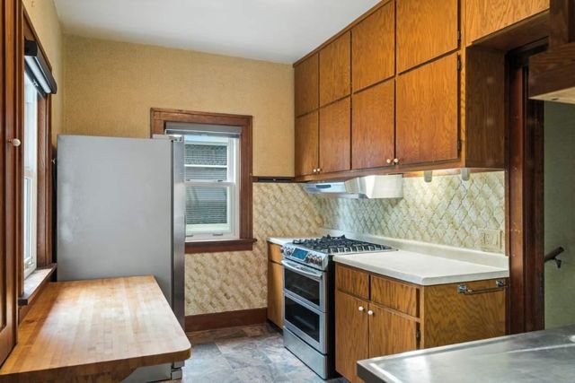 415 W 8th Street, Winona, MN 55987