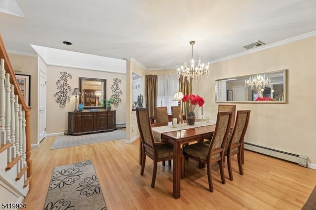 7 Valen Ct, Franklin Lakes Boro, NJ 07417