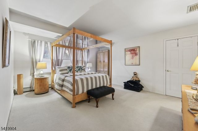 7 Valen Ct, Franklin Lakes Boro, NJ 07417