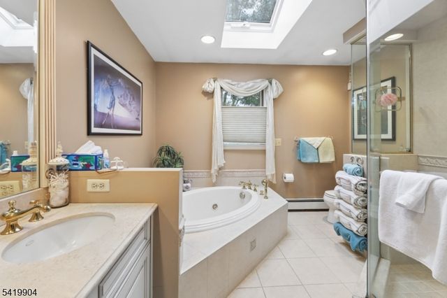7 Valen Ct, Franklin Lakes Boro, NJ 07417