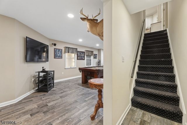 7 Valen Ct, Franklin Lakes Boro, NJ 07417