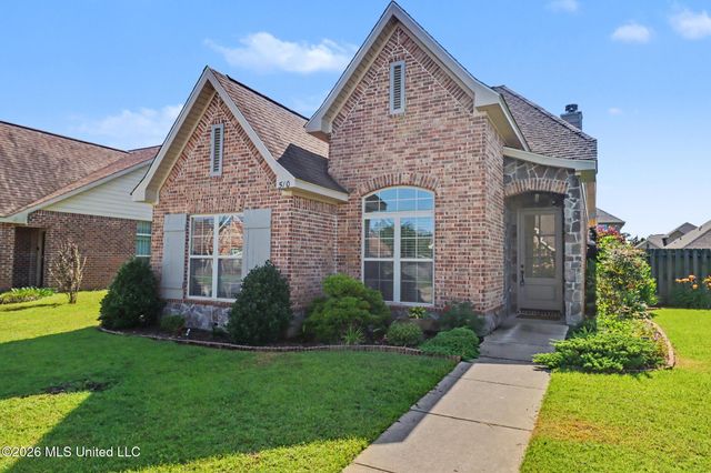 510 Palm Breeze Drive, Ocean Springs, MS 39564