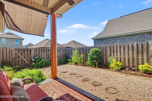 510 Palm Breeze Drive, Ocean Springs, MS 39564