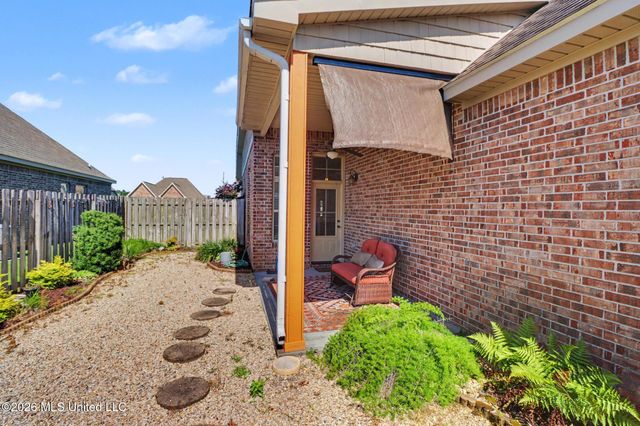 510 Palm Breeze Drive, Ocean Springs, MS 39564