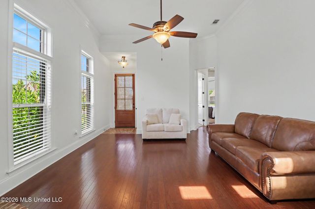 510 Palm Breeze Drive, Ocean Springs, MS 39564