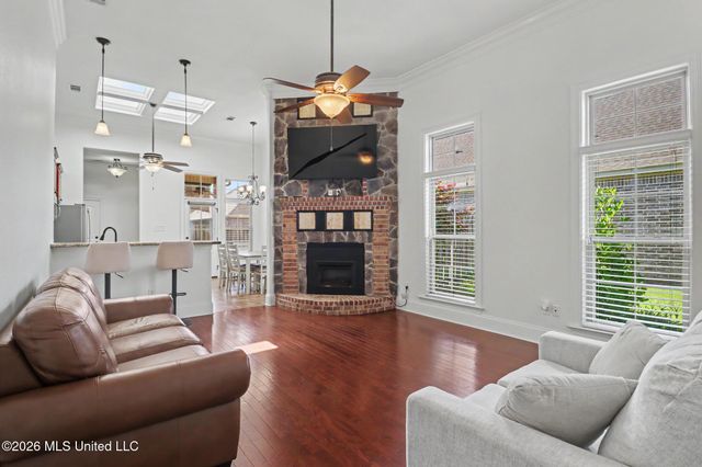 510 Palm Breeze Drive, Ocean Springs, MS 39564