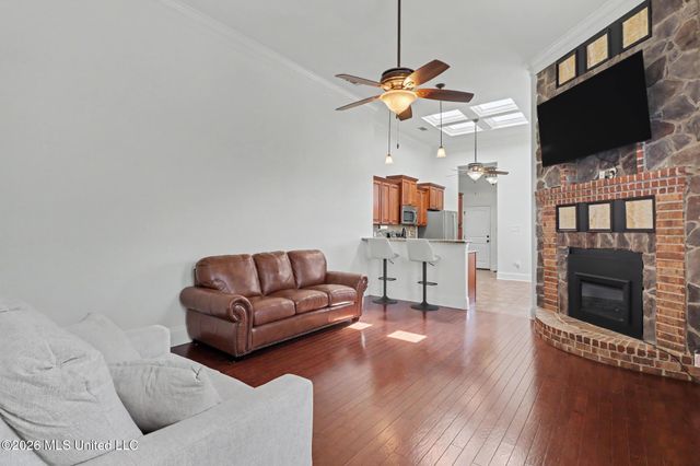 510 Palm Breeze Drive, Ocean Springs, MS 39564