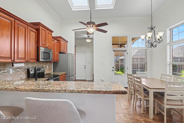 510 Palm Breeze Drive, Ocean Springs, MS 39564