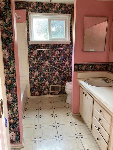 1685 Sheffield Drive, Ypsilanti, MI 48198