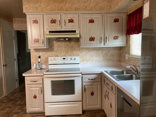 1685 Sheffield Drive, Ypsilanti, MI 48198