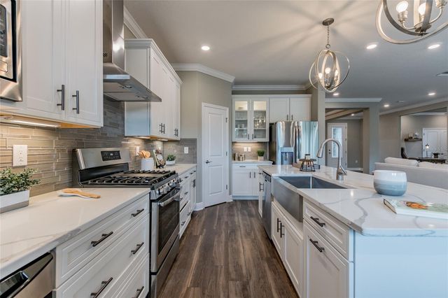 704 ESTATES BOULEVARD, Tarpon Springs, FL 34688