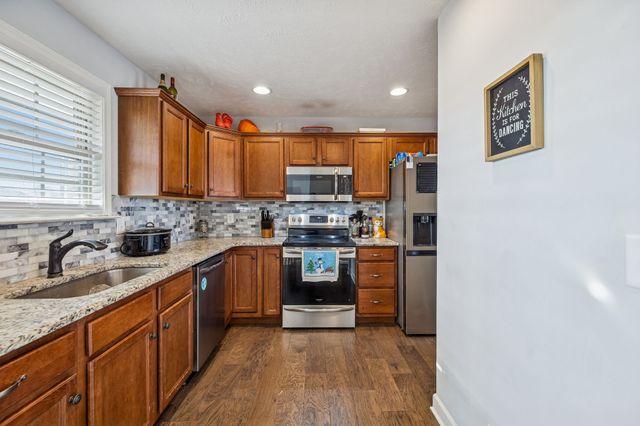 2906 Dusenburg Dr, Christiana, TN 37037