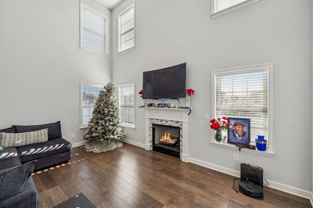 2906 Dusenburg Dr, Christiana, TN 37037