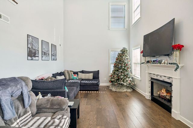 2906 Dusenburg Dr, Christiana, TN 37037