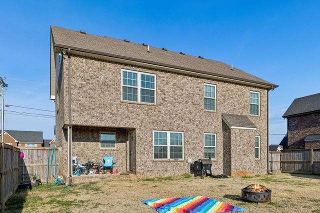 2906 Dusenburg Dr, Christiana, TN 37037