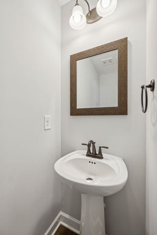 2906 Dusenburg Dr, Christiana, TN 37037