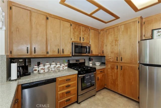 325 Brentwood, Lake Arrowhead, CA 92352